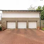 31 On Gambia B - Lovely Apartment With Secure Parking