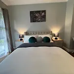 Le\'Ciara Luxury Guest House