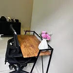 Neat And Cozy Apartment In Central Rosebank With Unlimited Wi-Fi And Backup Power