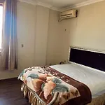Shengtang Business Hotel