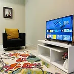 Neat And Cozy Apartment In Central Rosebank With Unlimited Wi-Fi And Backup Power