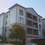 Spacious 2 Bed 2 Bath Apartment Wi-Fi Netflix Backup Power