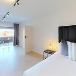 Mint Apartments Greenside