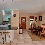 2 Bed Cottage, Bryanston, Sandton