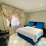 Newlands Comfortable Abode