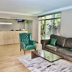 Fm Guest Lodge Comfort, Tranquility & Peace Of Mind