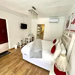 Fm Guest Lodge Comfort, Tranquility & Peace Of Mind
