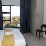 Charming 2 Bedroom Apartment High Speed Wifi