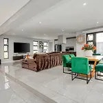 Luxury Home On Berkeley