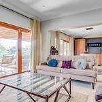 House Sunbeam, Guesthouse With Breakfast And Self-Catering Cottage