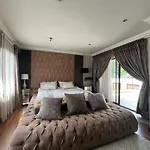 4 Bedroom Elegant House In Bryanston Sandton
