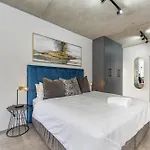 Cozy Hyde Park House Apartments