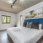 Cozy Hyde Park House Apartments