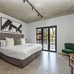 Cozy Hyde Park House Apartments