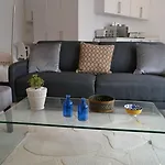 12 Woodmead Suites