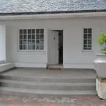 2 Woodmead Suites