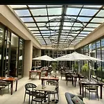 Kmg Apartments At Sandton Skye