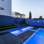 Modern 3 Bedroom Apartment