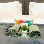 Ojay Apartments In Rosebank