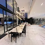 Cleveland Luxury Villa