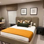 Lanina Exec Studio Apartment