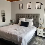 Semeni Asante Guesthouse Getaway