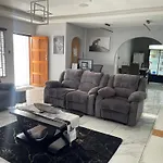 Semeni Asante Guesthouse Getaway