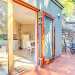 House Sunbeam Guesthouse