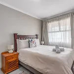 Airville Luxury Apartments, 7Min Drive To Cresta Mall