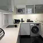Luxury 1-Bedroom Suite In Sandton