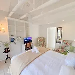 Amoris Guesthouse Randburg II - Darrenwood
