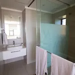 Sandton Smart Apartment Eighteen