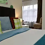 Sizanazo Guest House - In The Heart Of Northcliff Hill