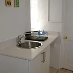 10 Woodmead Suites