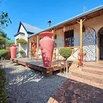 84 On 4Th Guest House