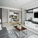 Sandton Apartment 15 West Road South