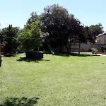 8 Ibis Lane Guest House
