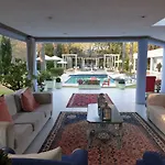Bed And Breakfast On Melrose