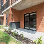 Trendy Melrose Apartment