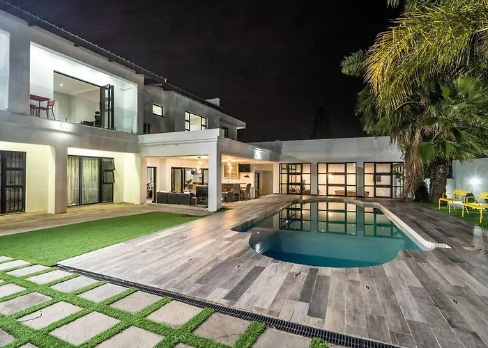 Private Modern 10 Bdrm Home Tucked Away In Sandton