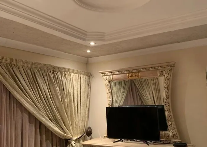 At Blessed Bnb - Private En-Suite Room In Home With Jacuzzi