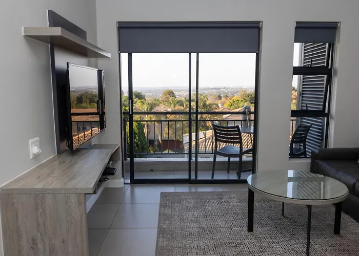 Charming 2 Bedroom Apartment High Speed Wifi