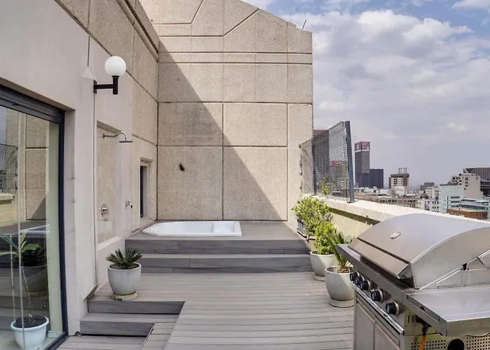1804 Franklin 3-Bed Penthouse With Rooftop Jacuzzi