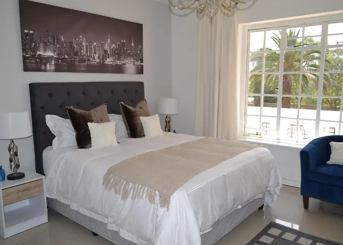 2 Woodmead Suites
