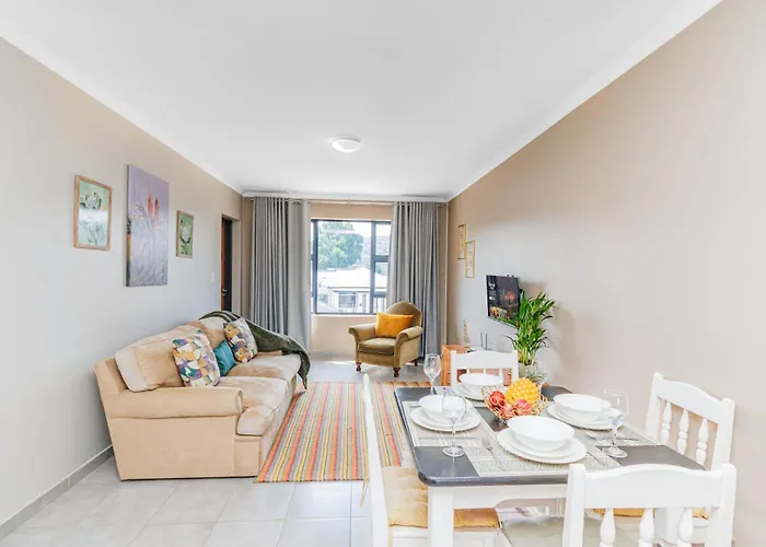 Airville Luxury Apartments, 7Min Drive To Cresta Mall