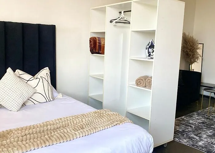 Upmarket Retreat