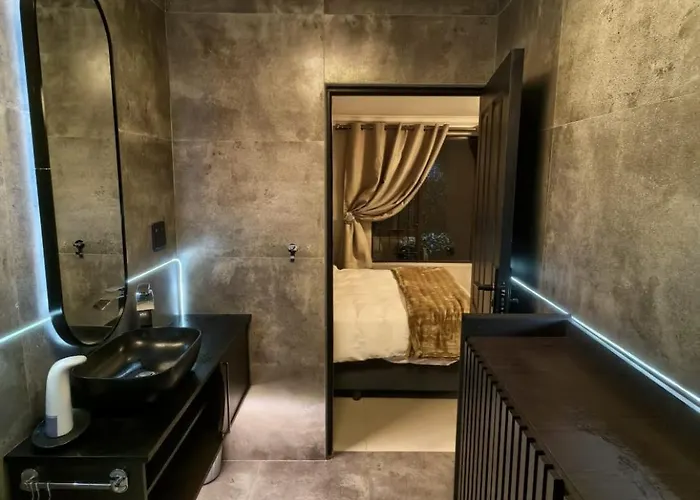 Bryanston Palms Accommodation