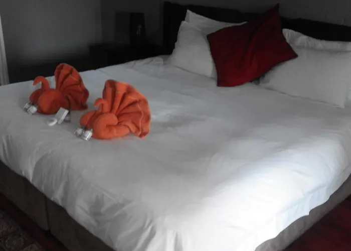 Flamboyant Guest Lodge