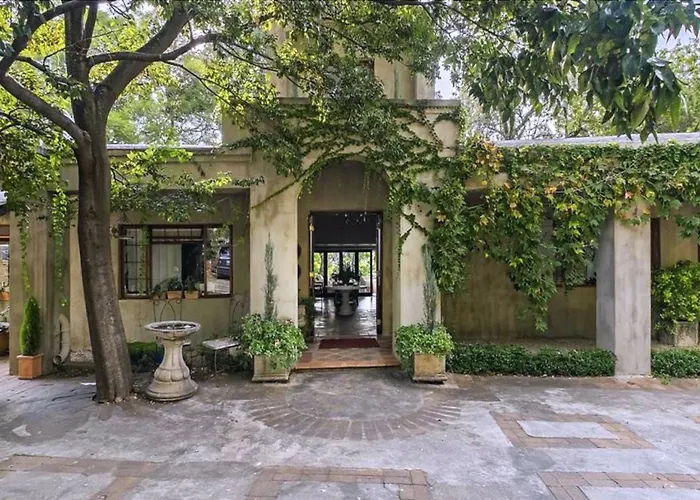 Shepherd\'S Corner Guest House