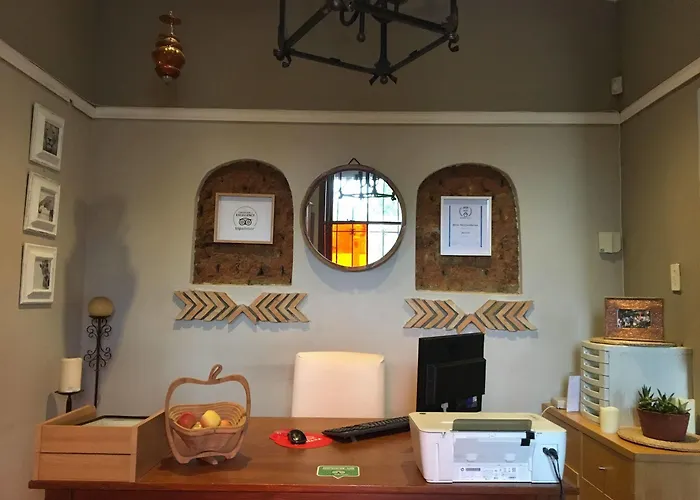 84 On 4Th Guest House